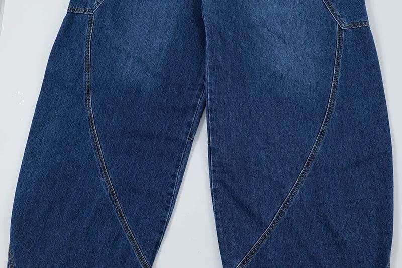 Curve Stitch | Relaxed Fit Jeans