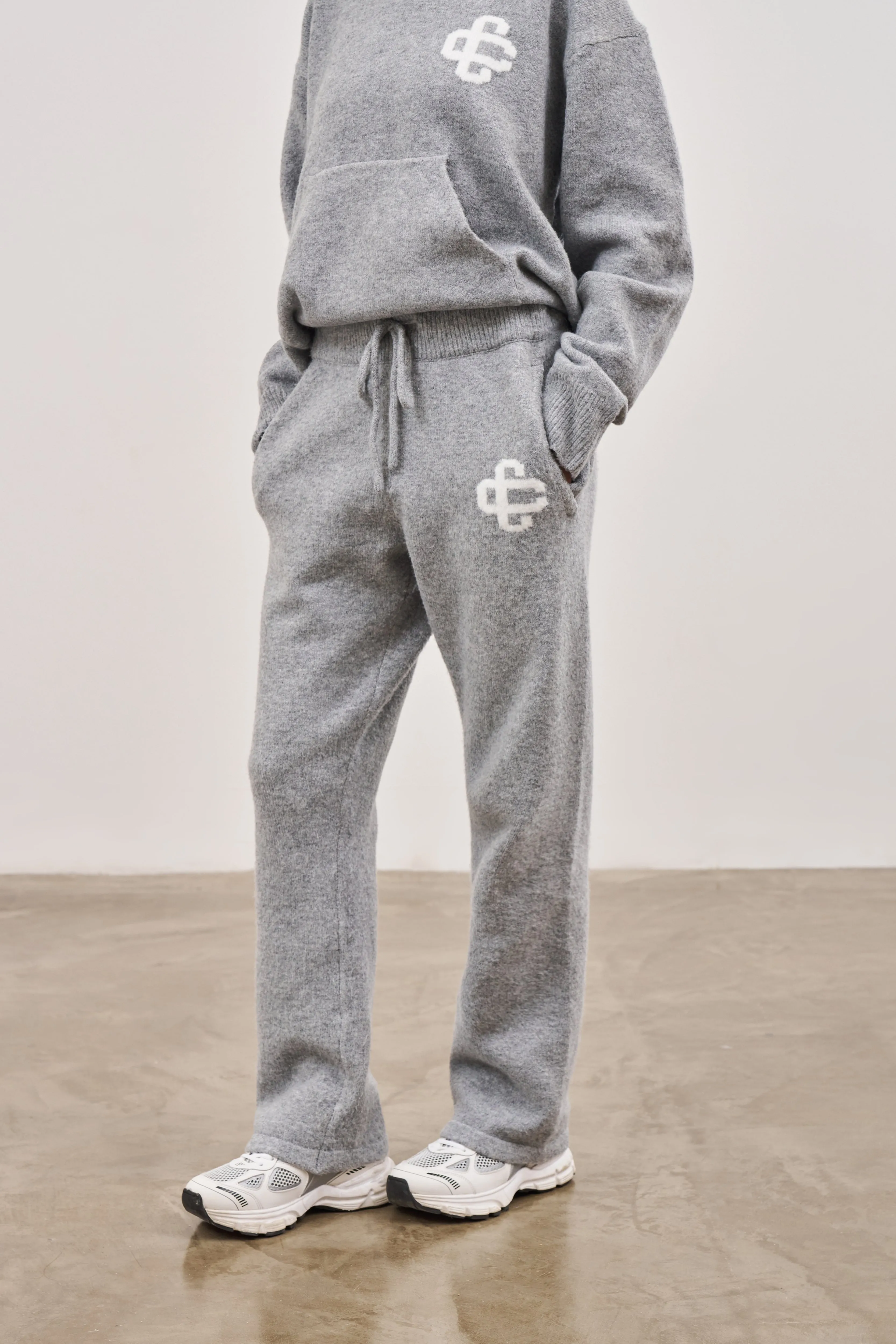 FLUFFY KNIT EMBLEM JOGGERS - GREY MARL
