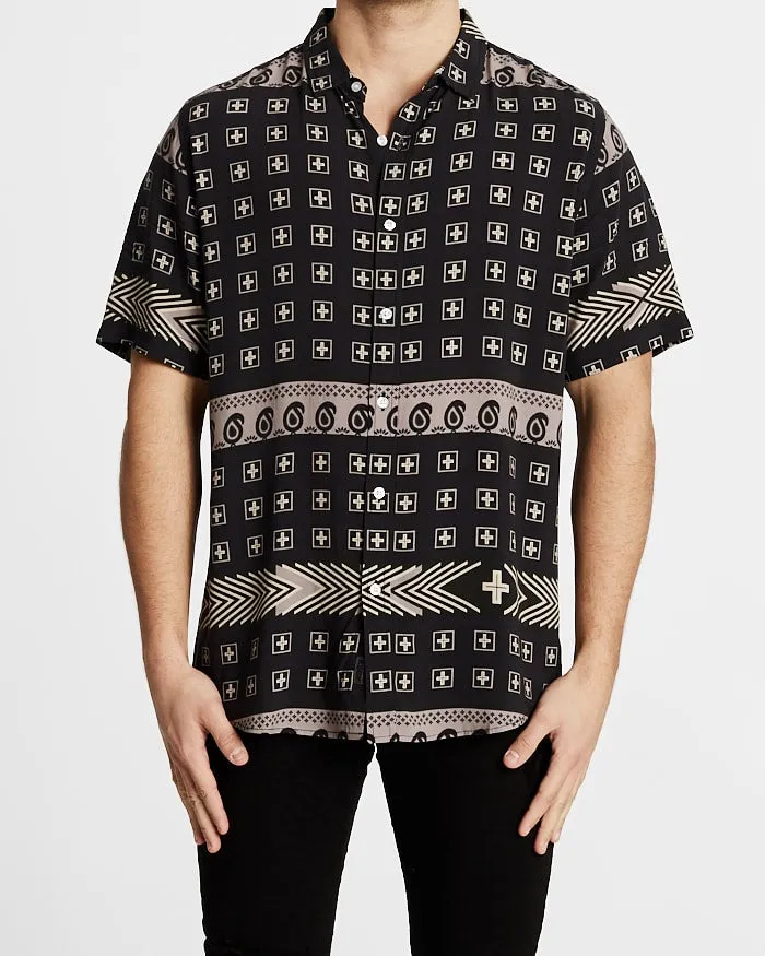 Kiss Chacey MENS SOUTHPORT RELAXED FIT SHORT SLEEVE SHIRT - BLACK PRINT