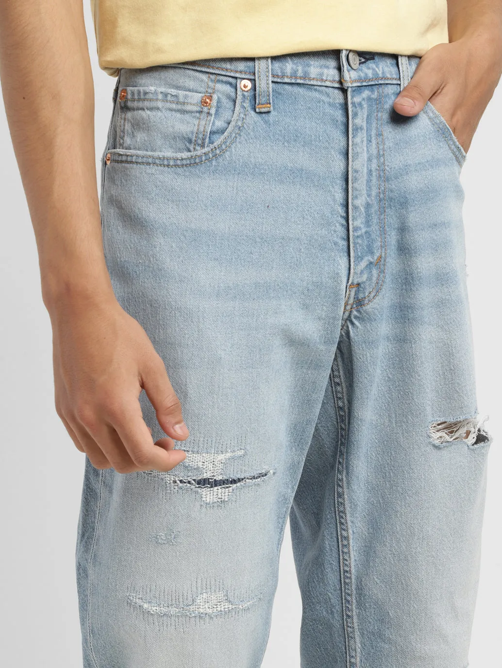 Men's 550 Light Indigo Relaxed Fit Mid Rise Jeans