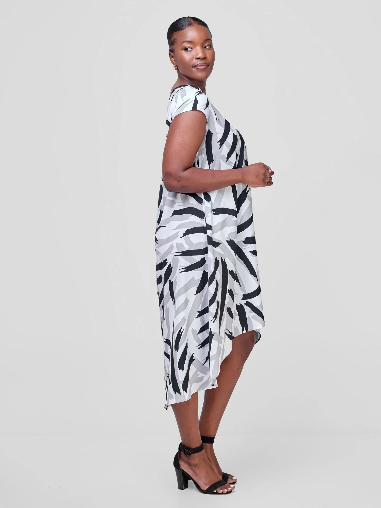 Vivo Jema High Low Tent Dress - White / Grey Vua Print